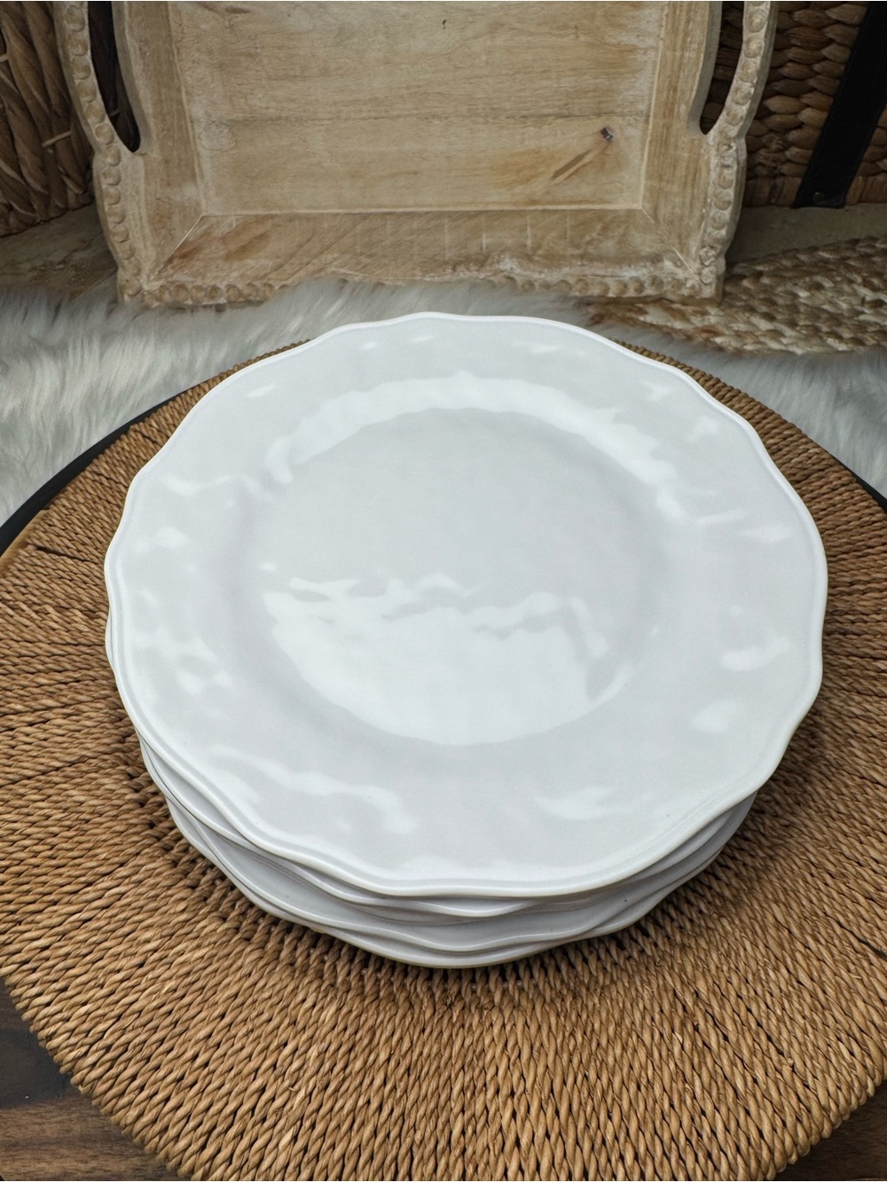 Classic Ll Mulino White scalloped melamine Plate Set of 8